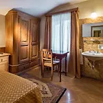 Szálloda Hotel Corona 3*