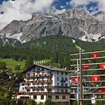 Hotel Corona Szálloda Cortina dʼAmpezzo