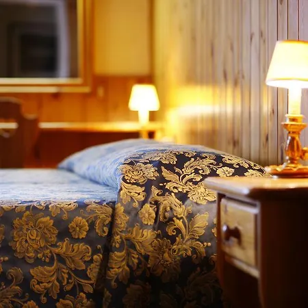 فندق Hotel Corona
