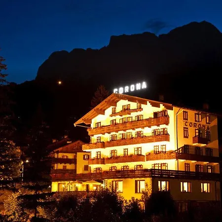 فندق Hotel Corona كورتينا دامبيتزو