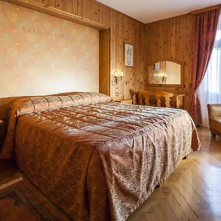 Hotel Corona 3* Cortina dʼAmpezzo