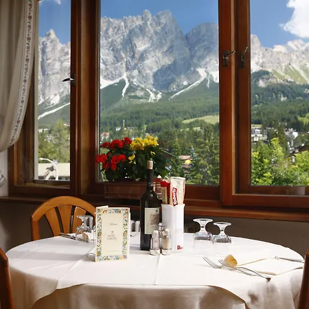 Hotell Hotel Corona Cortina dʼAmpezzo