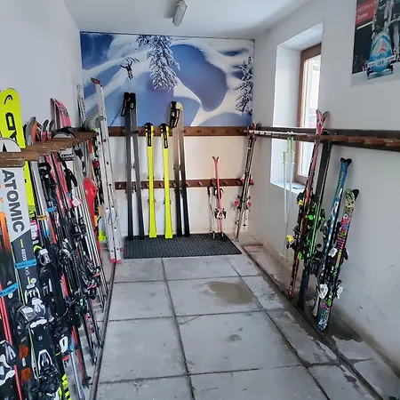 Hotell Hotel Corona 3*