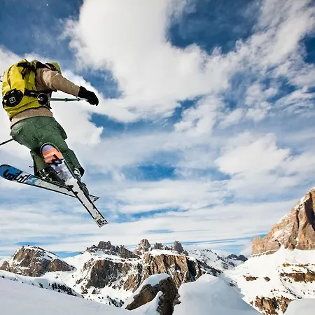 Hotell Hotel Corona 3*