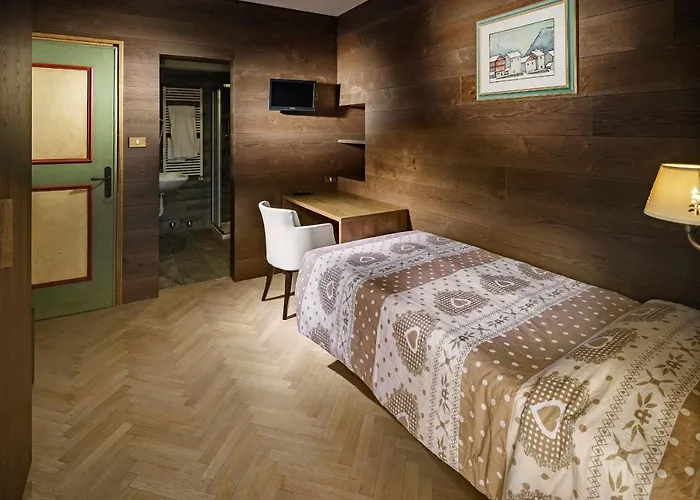 Hotel Corona Hotel 3*