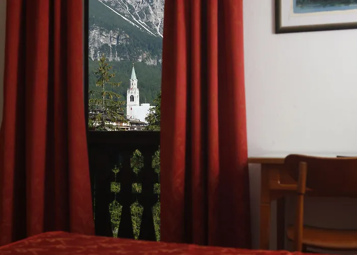 Hotel Corona Ξενοδοχείο Κορτίνα Ντ' Αμπέτσο