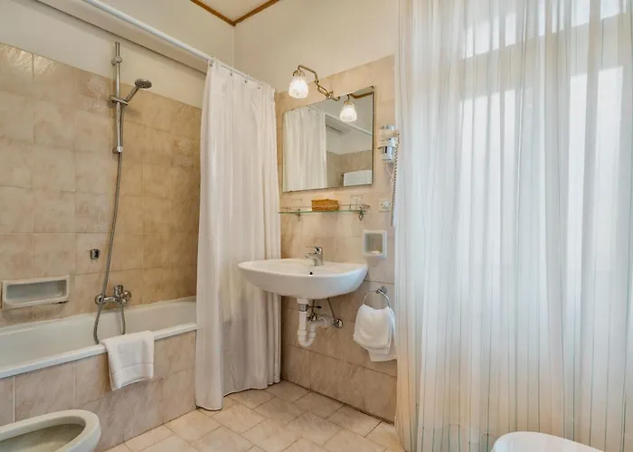 Hotel Corona Szálloda 3*